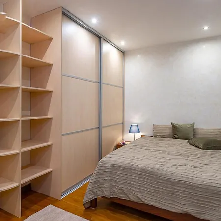 Luxury In The Old Town Apartment